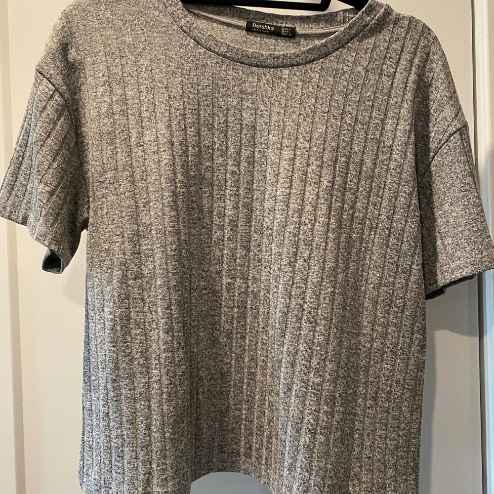 Bershka grey top